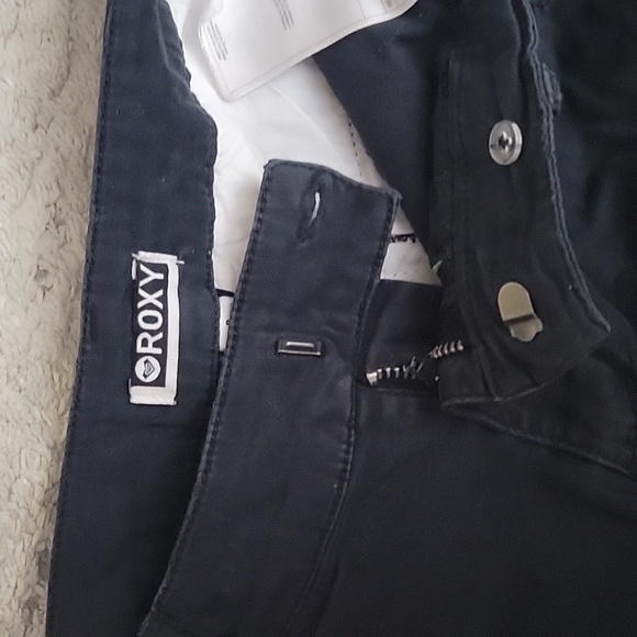 Roxy black shorts size 0 - Picture 4 of 4